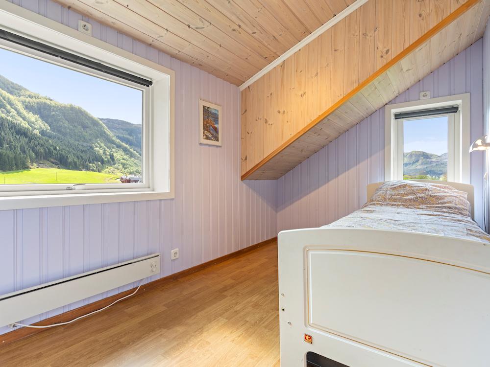 124/1 REDALSVIKA bei Førde - 11