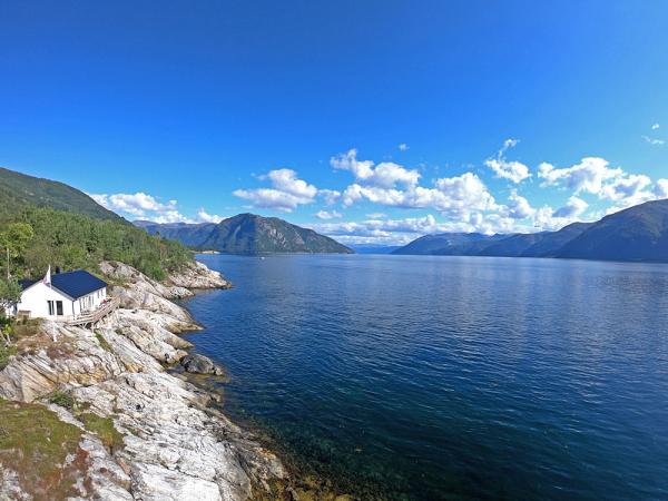 100/1 KYRKJEBØ am Sognefjord